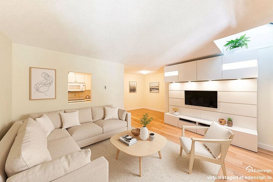 3319 Mountain Highway North Vancouver, BC - 1