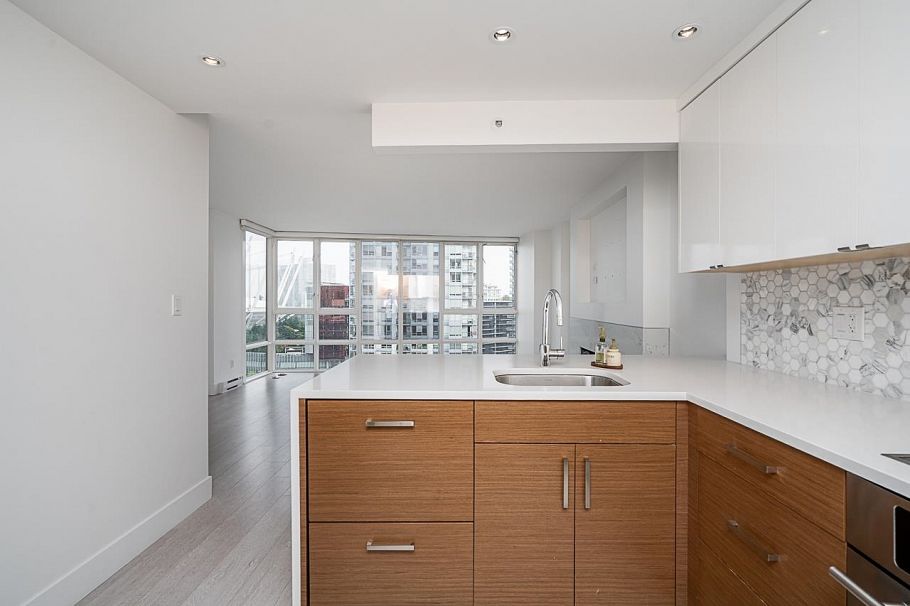 2001 930 Cambie Street Vancouver, BC - 20