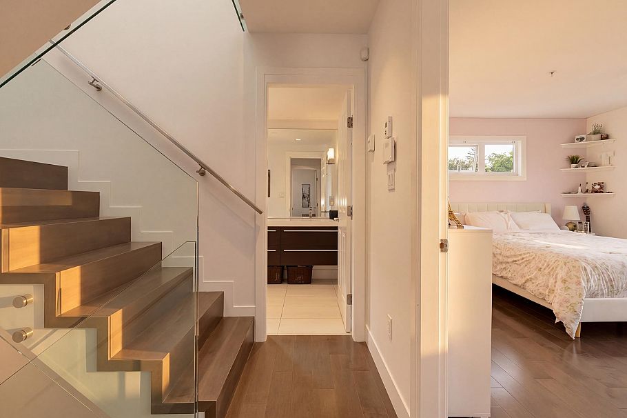 3328 W 7th Avenue Vancouver, BC - 17