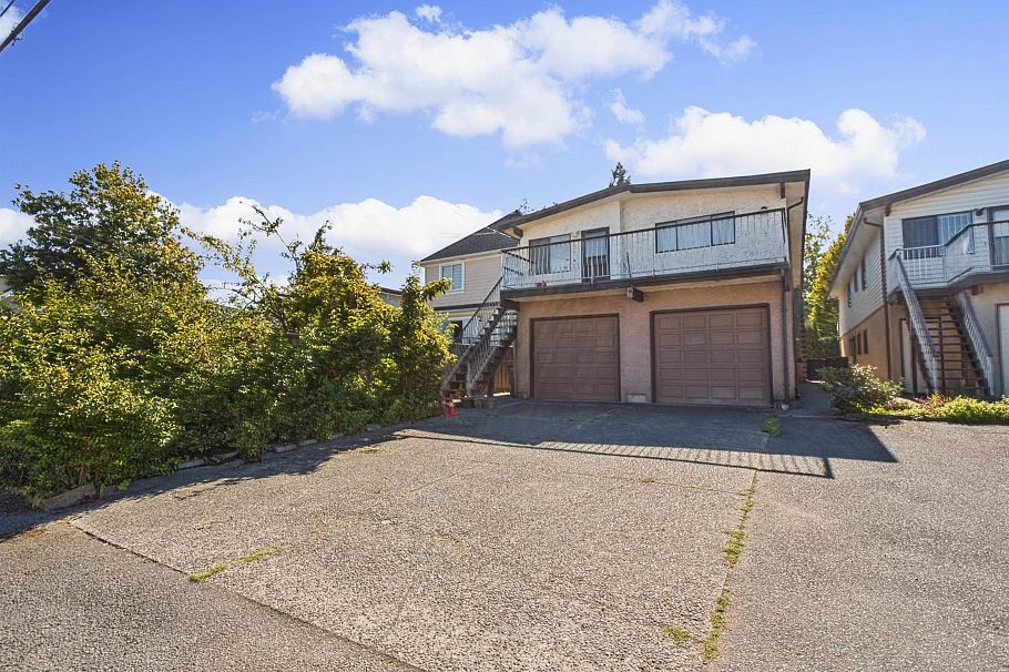 2671 E 41st Avenue Vancouver, BC - 4