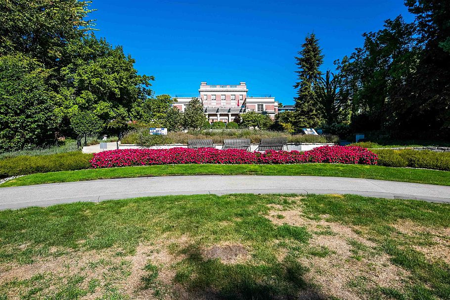 311 1561 W 57th Avenue Vancouver, BC - 24