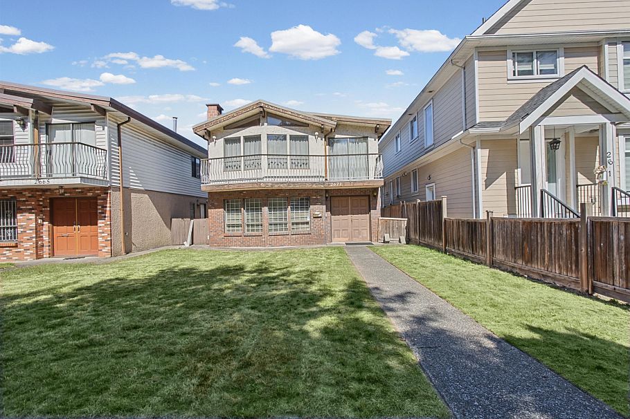 2671 E 41st Avenue Vancouver, BC - 2