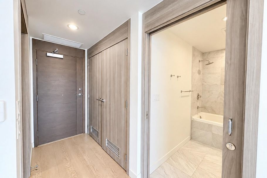 886 87 Nelson Street Vancouver, BC - 6