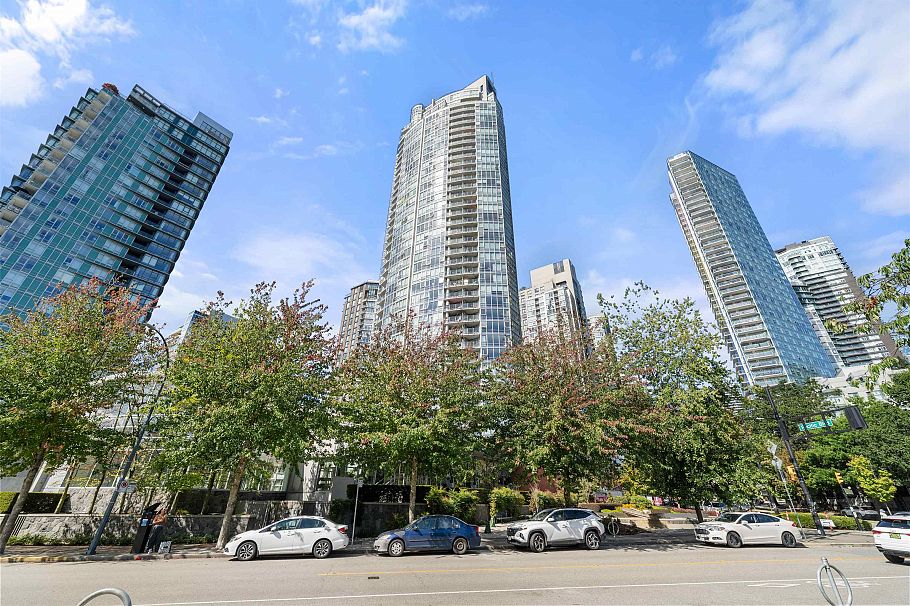 2002 1408 Strathmore Mews Vancouver, BC - 33