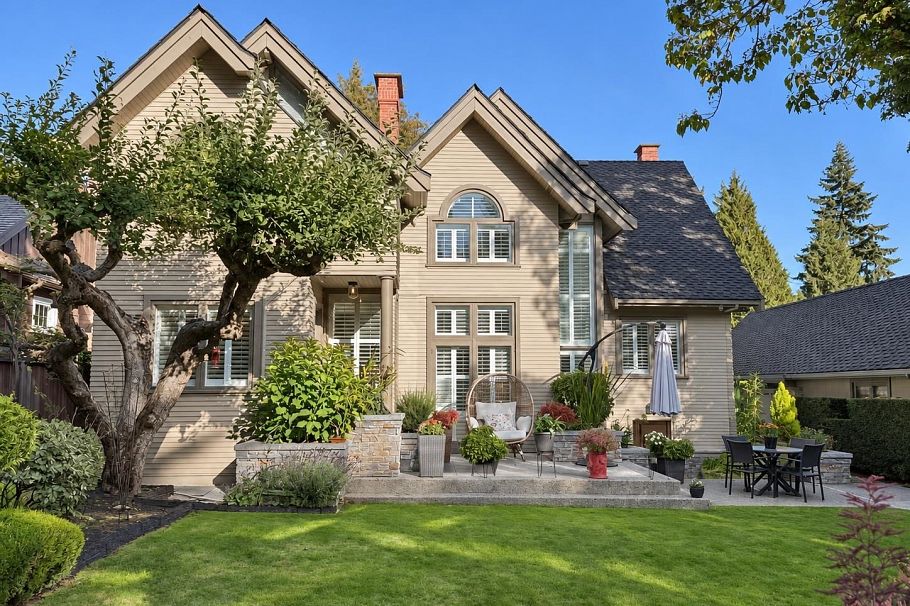 5819 Wallace Street Vancouver, BC - 1