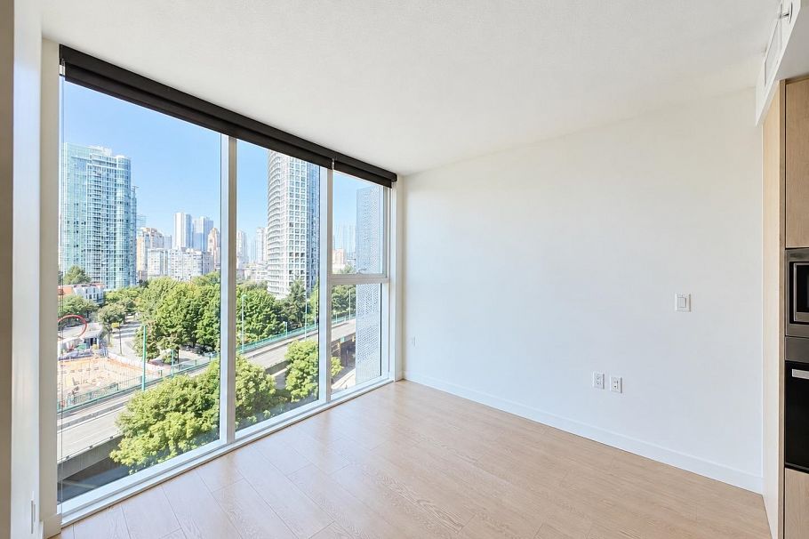 886 87 Nelson Street Vancouver, BC - 7