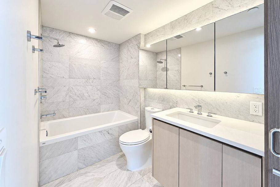 886 87 Nelson Street Vancouver, BC - 13