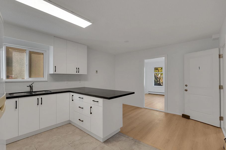 166 E 51st Avenue Vancouver, BC - 29