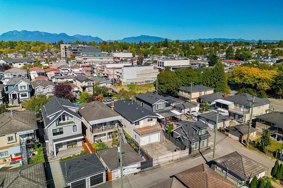 166 E 51st Avenue Vancouver, BC - 38