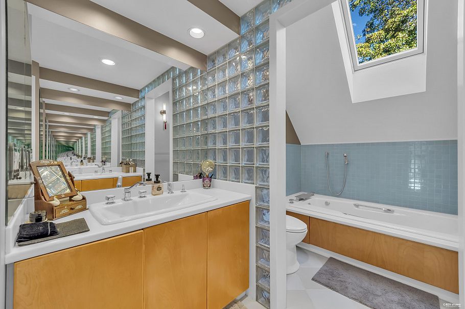 5819 Wallace Street Vancouver, BC - 24