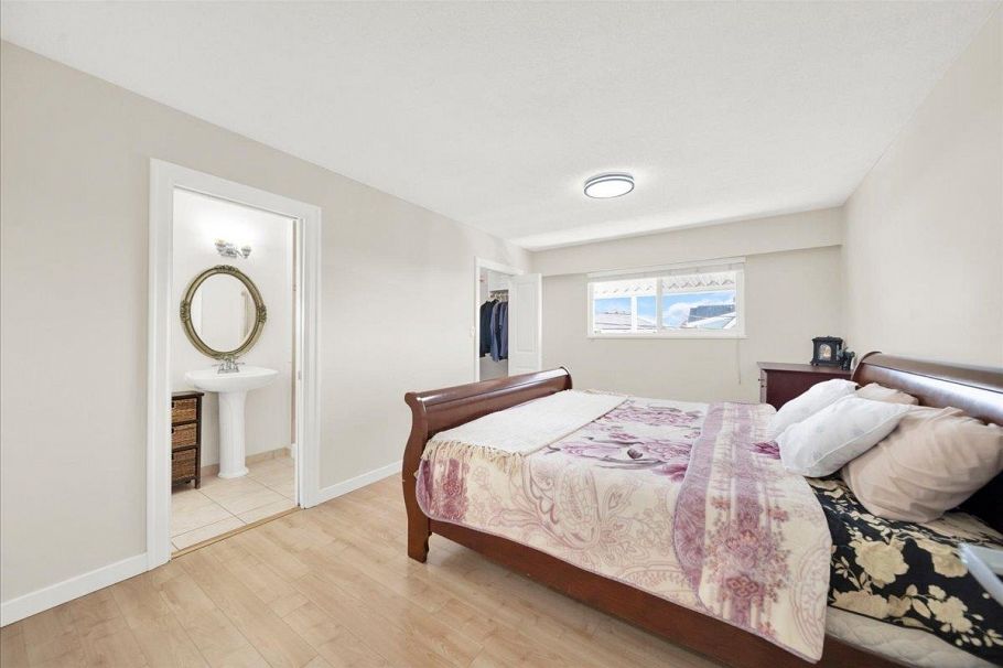 604 E 54th Avenue Vancouver, BC - 11