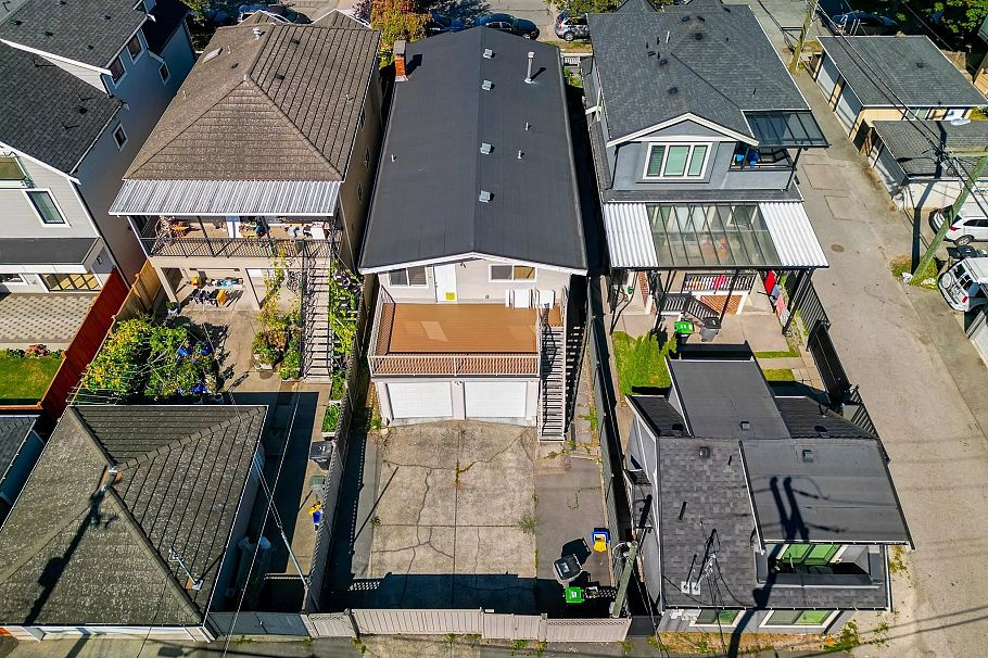 166 E 51st Avenue Vancouver, BC - 37