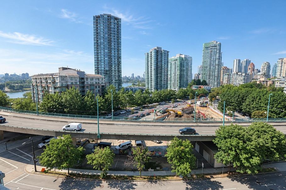 886 87 Nelson Street Vancouver, BC - 21