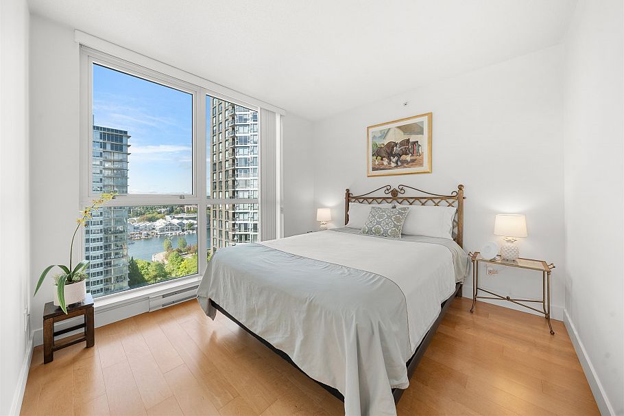 2002 1408 Strathmore Mews Vancouver, BC - 23