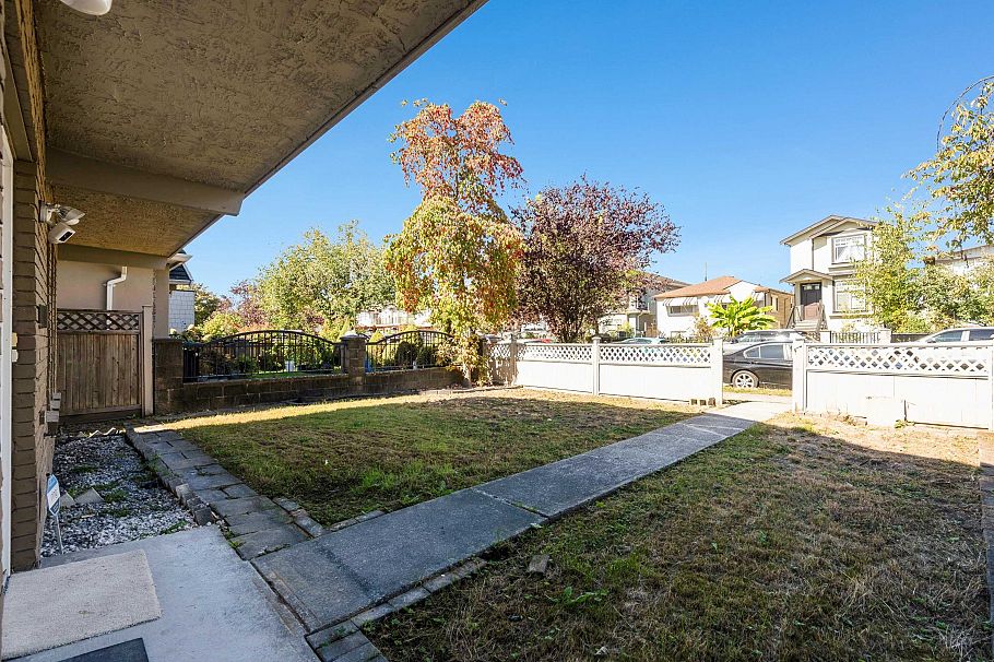 166 E 51st Avenue Vancouver, BC - 5