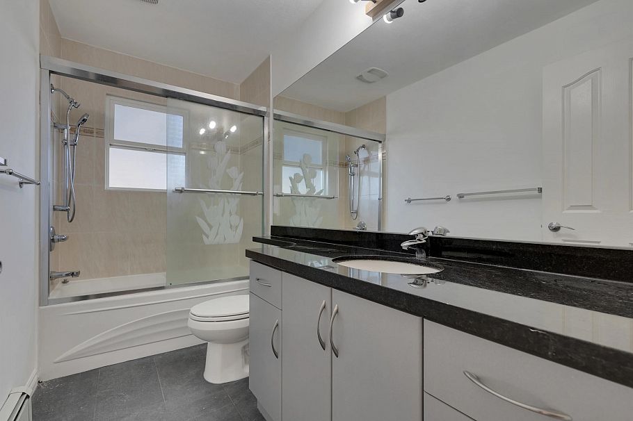 166 E 51st Avenue Vancouver, BC - 15