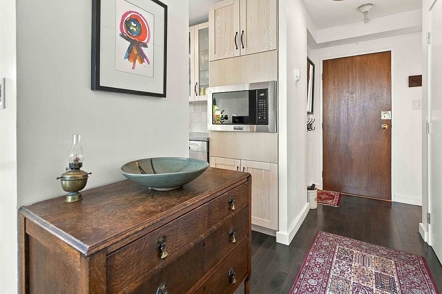 605 1725 Pendrell Street Vancouver, BC - 3