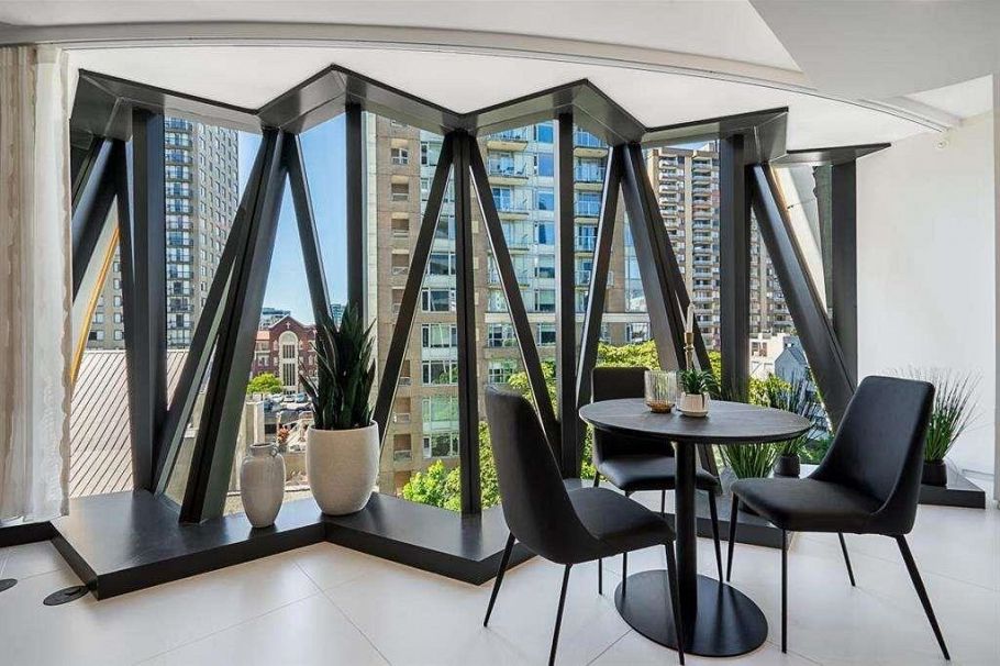 703 1033 Nelson Street Vancouver, BC - 2
