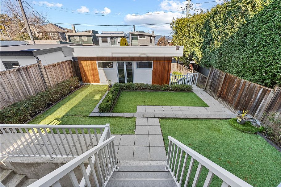 3253 W 21st Avenue Vancouver, BC - 40