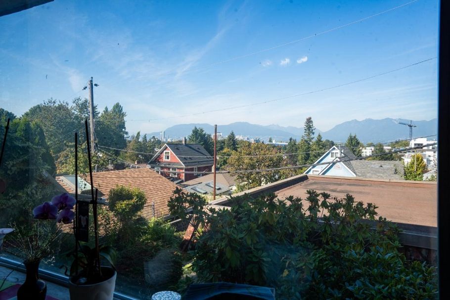 659 E 22nd Avenue Vancouver, BC - 3