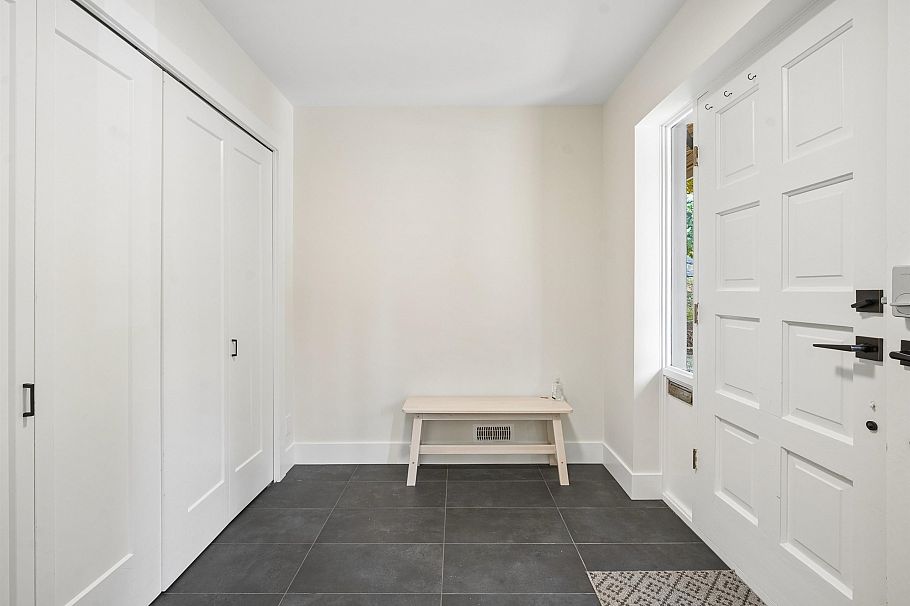 4651 Hoskins Road North Vancouver, BC - 32