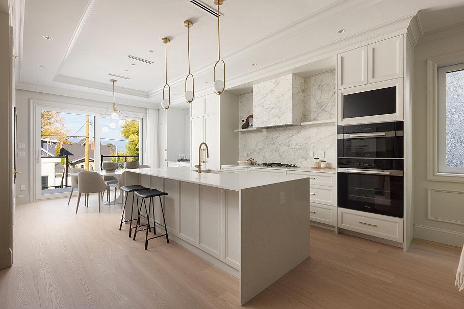 3579 W 19th Avenue Vancouver, BC - 9