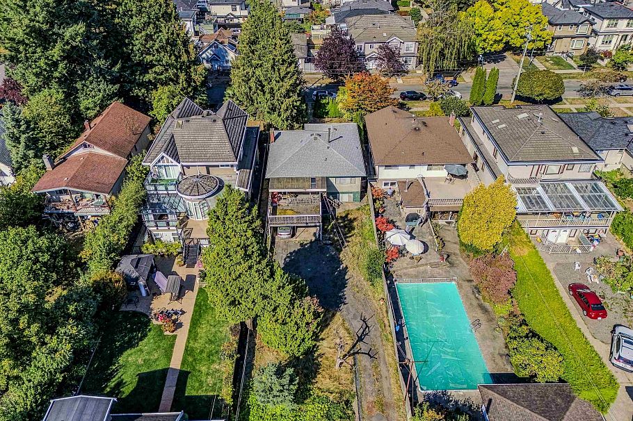 1154 E 53rd Avenue Vancouver, BC - 6