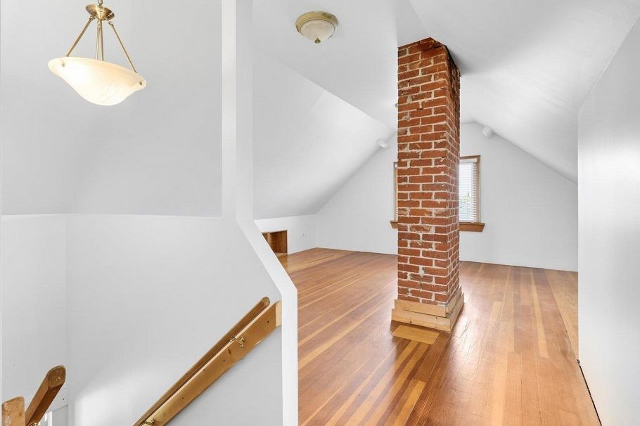 2087 E 26th Avenue Vancouver, BC - 13
