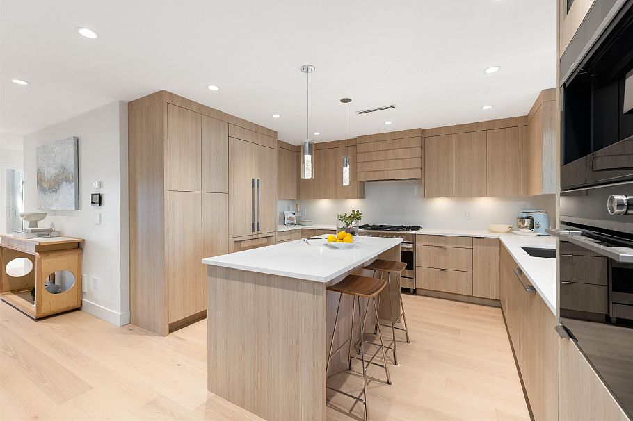 806 Montroyal Boulevard North Vancouver, BC - 13