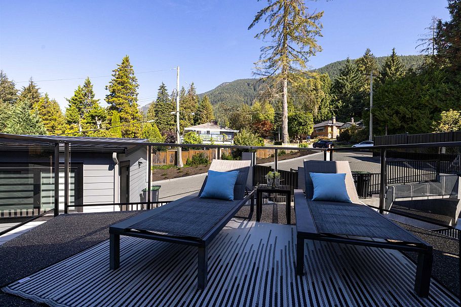 806 Montroyal Boulevard North Vancouver, BC - 32