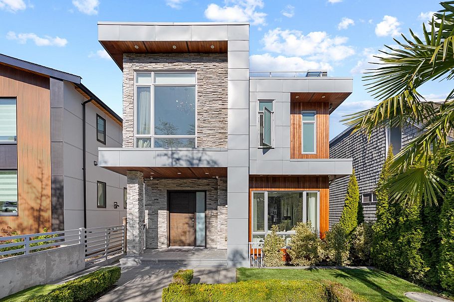 3253 W 21st Avenue Vancouver, BC - 4