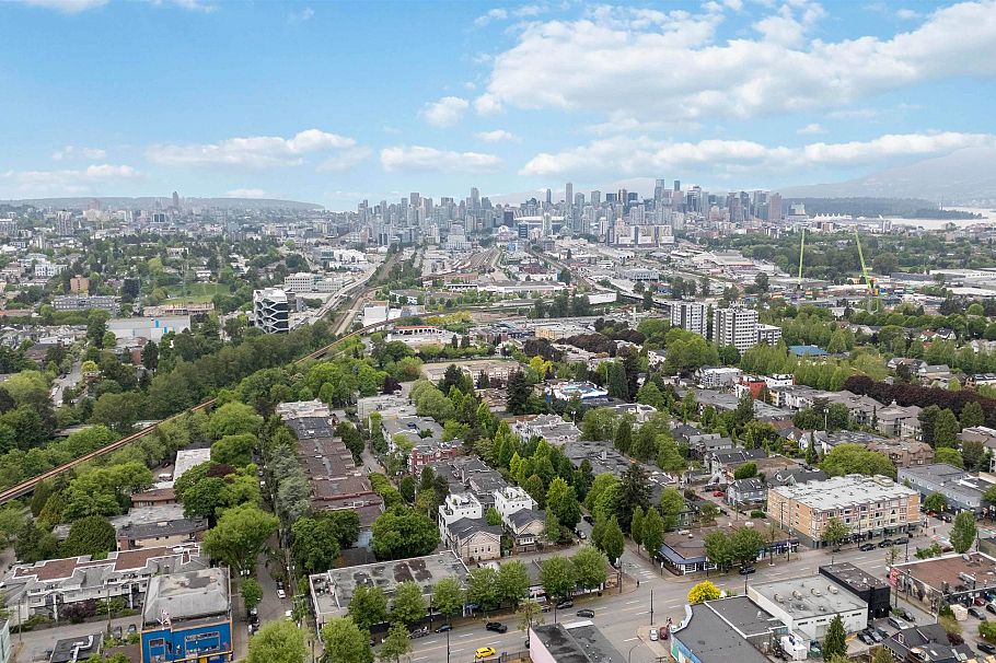 1533 E 5th Avenue Vancouver, BC - 38