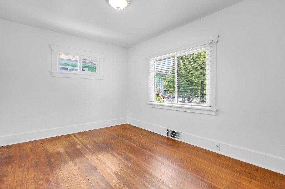 2087 E 26th Avenue Vancouver, BC - 11