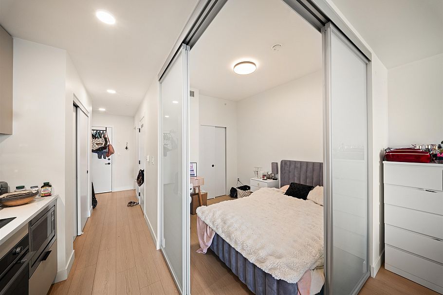 309 422 E 3rd Street North Vancouver, BC - 10