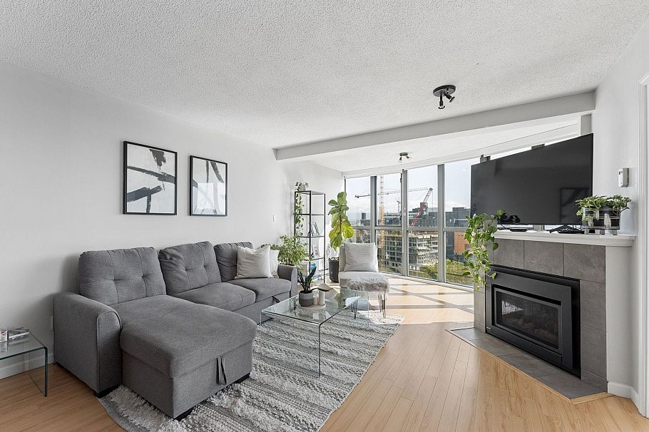 1603 1128 Quebec Street Vancouver, BC - 2