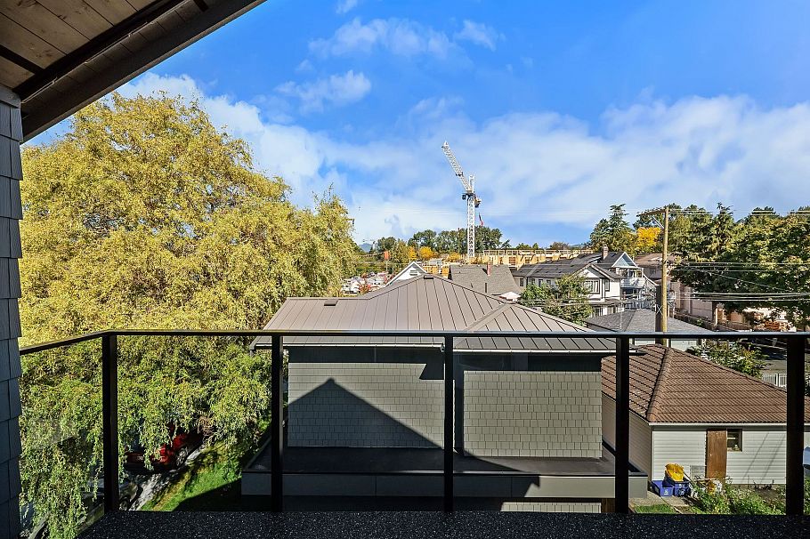2868 Semlin Drive Vancouver, BC - 39