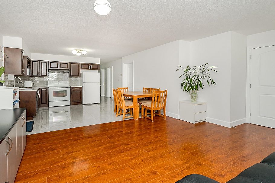 6074 Sherbrooke Street Vancouver, BC - 24