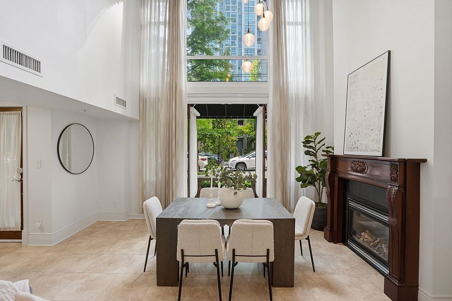 1260 Richards Street Vancouver, BC - 2