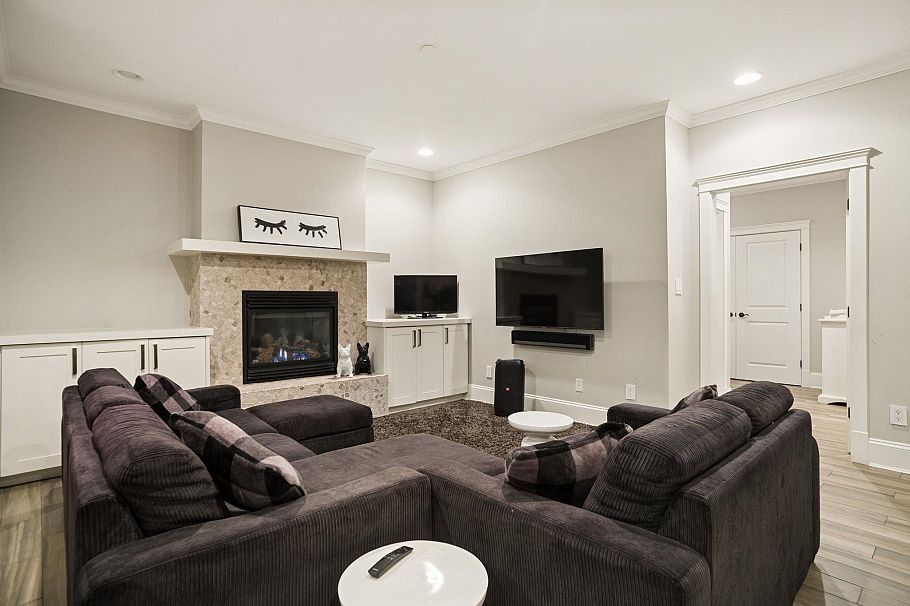 5562 Crown Street Vancouver, BC - 31