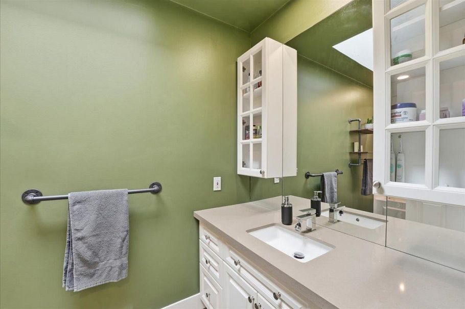 4440 Marion Road North Vancouver, BC - 38
