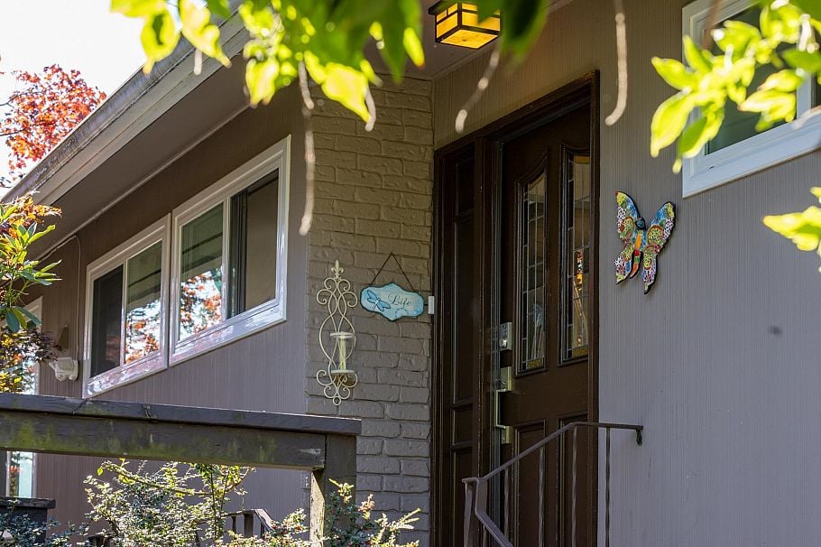 424 W Queens Road North Vancouver, BC - 3