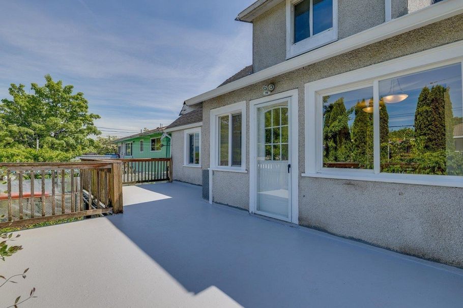 2087 E 26th Avenue Vancouver, BC - 26