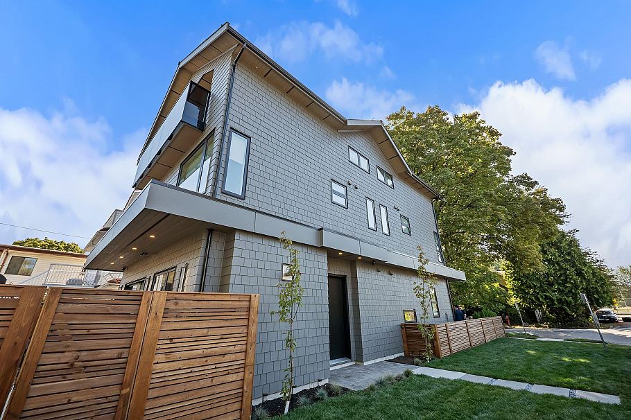 2868 Semlin Drive Vancouver, BC - 2