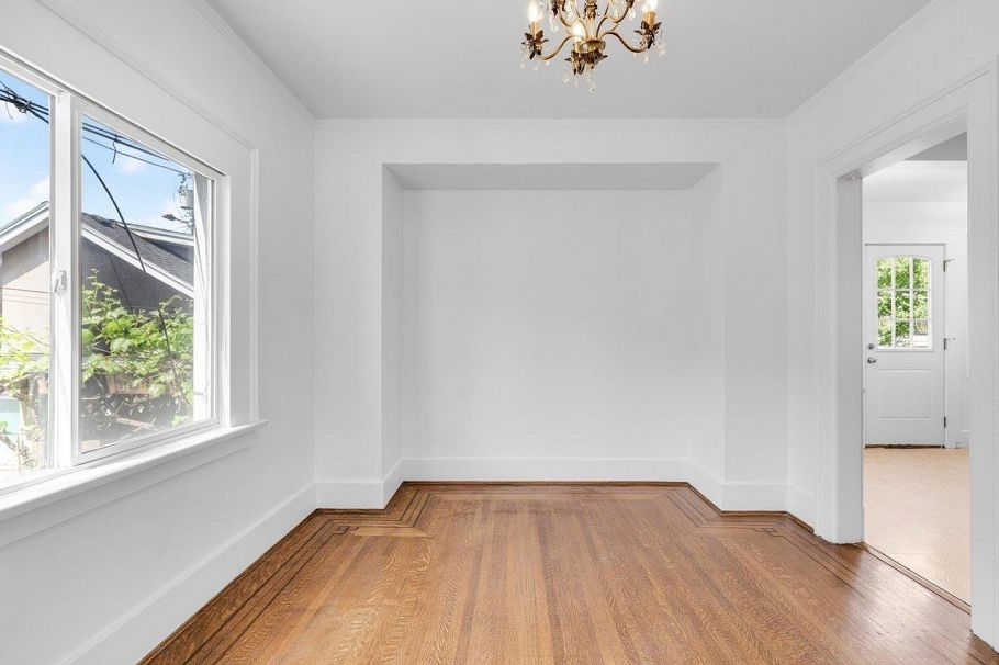 2087 E 26th Avenue Vancouver, BC - 4