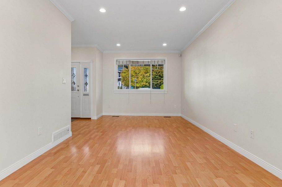 247 E 19th Street North Vancouver, BC - 9