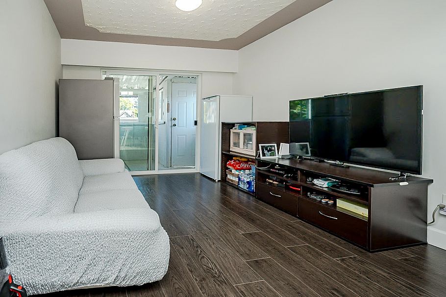 6074 Sherbrooke Street Vancouver, BC - 12