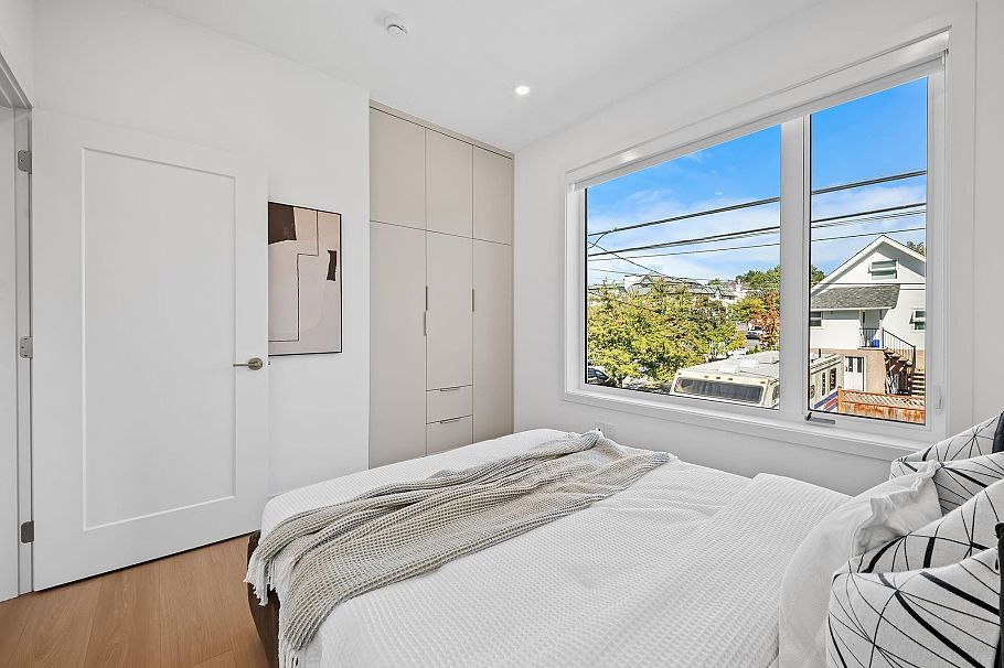 2866 Semlin Drive Vancouver, BC - 24
