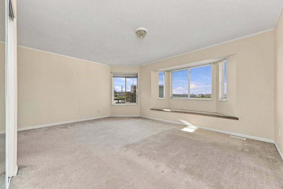 423-425 E 2nd Street North Vancouver, BC - 14
