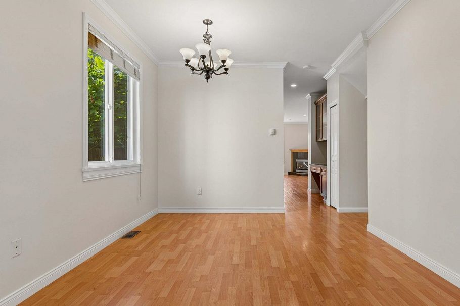247 E 19th Street North Vancouver, BC - 11
