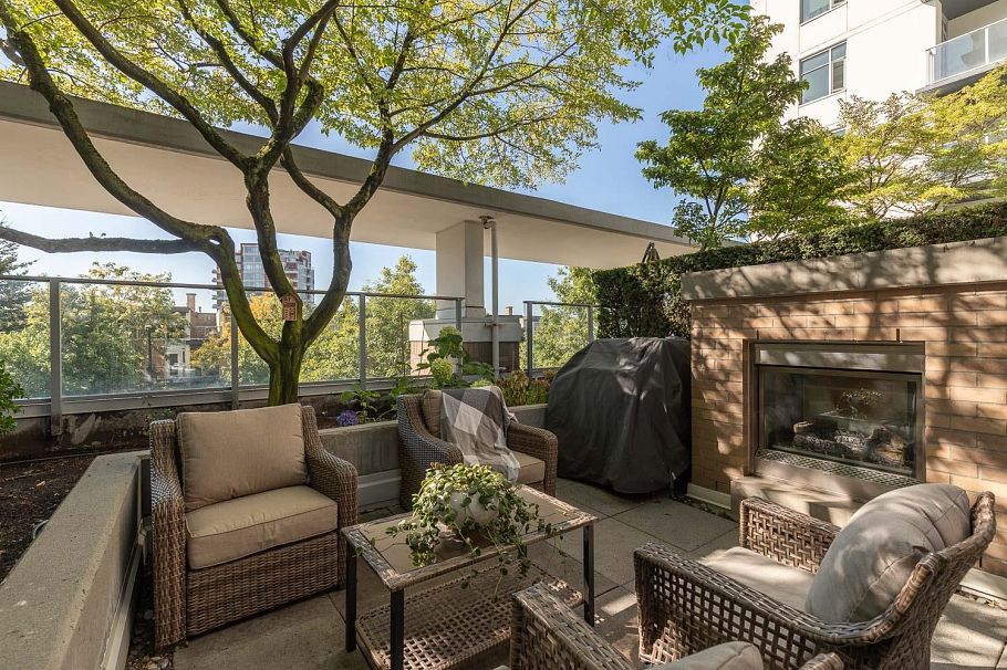 14 166 W 13th Street North Vancouver, BC - 35